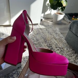 Steve Madden pink pumps